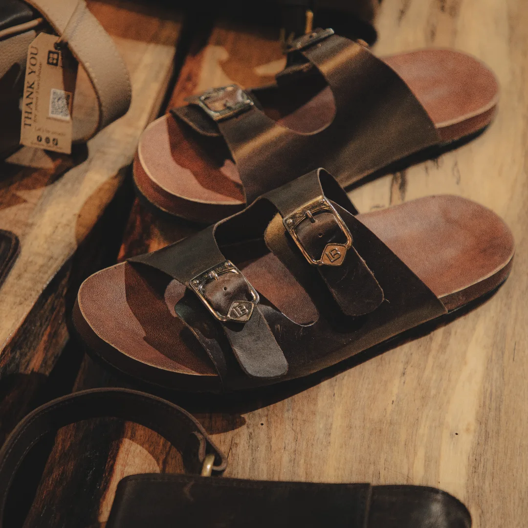 Bona leather  slippers 